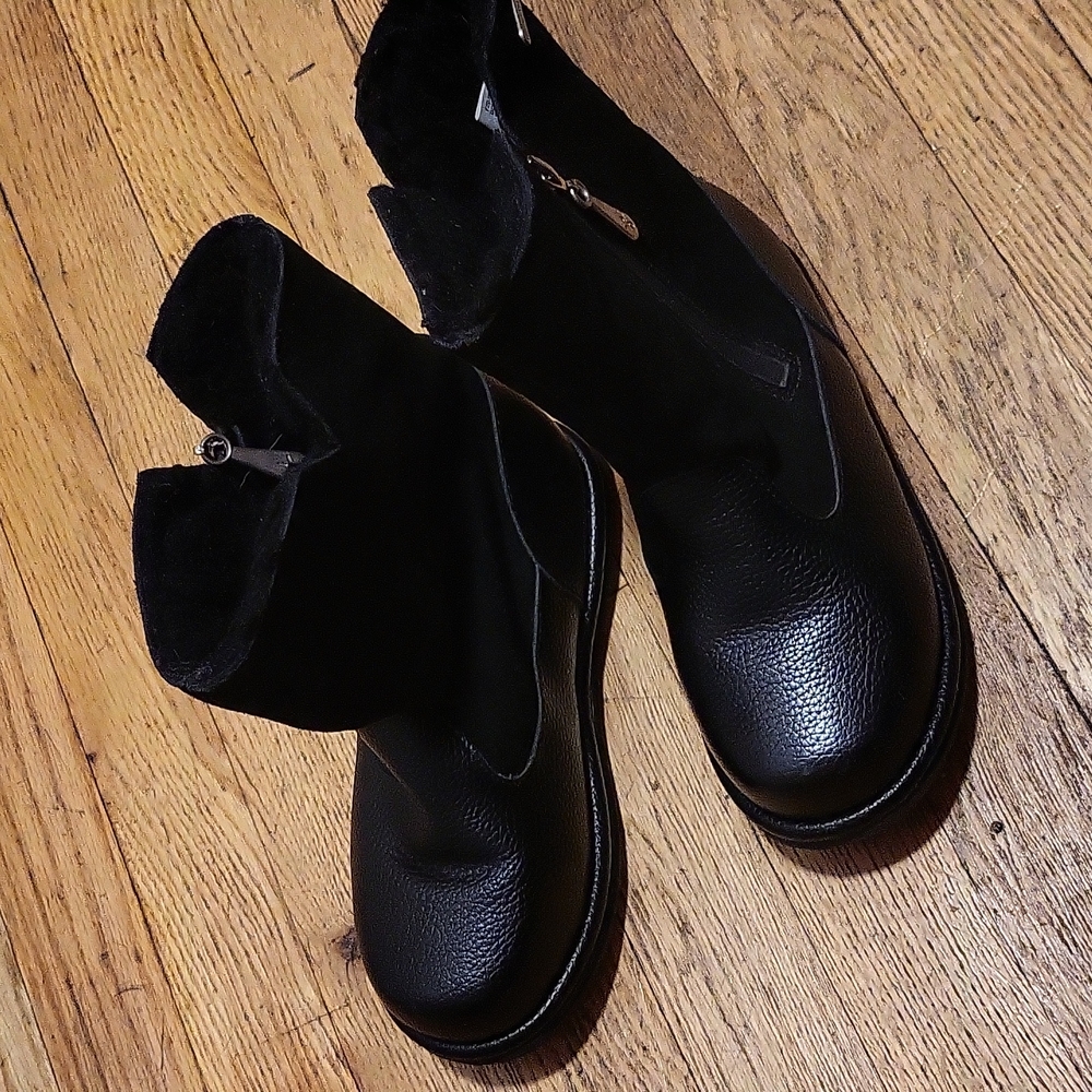 Emu Australia Wool lined Suede and Leather Winter Boots
